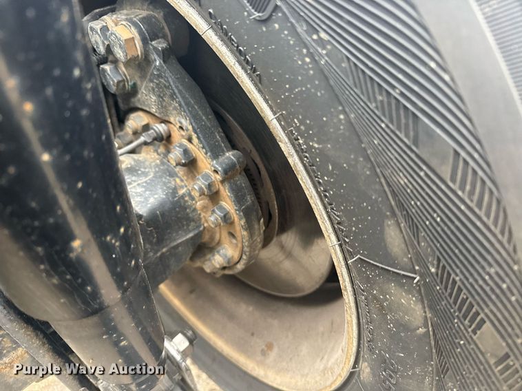 image for item EG6282 2020 Freightliner Cascadia 126 semi truck