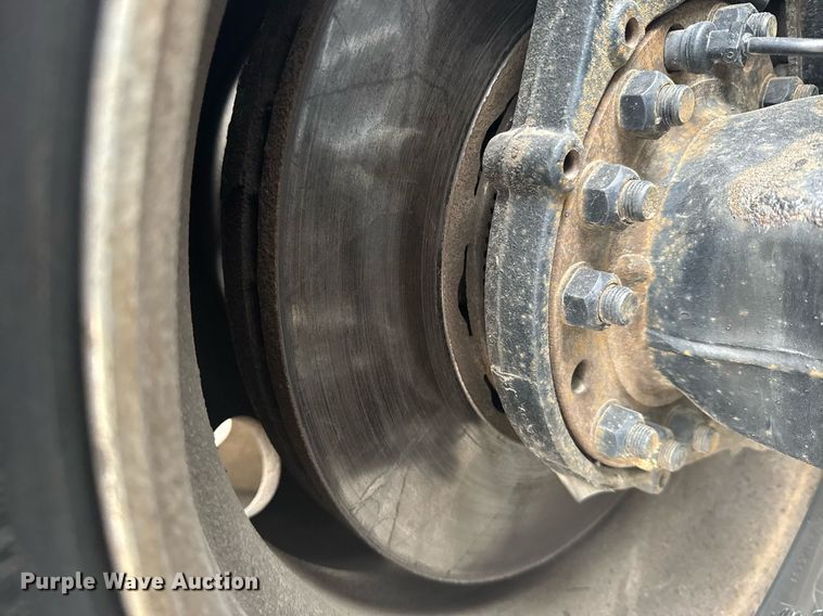 image for item EG6282 2020 Freightliner Cascadia 126 semi truck