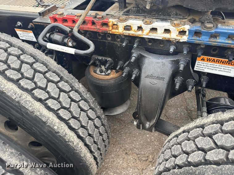 image for item EG6282 2020 Freightliner Cascadia 126 semi truck