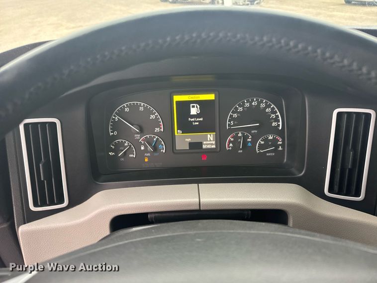 image for item EG6282 2020 Freightliner Cascadia 126 semi truck