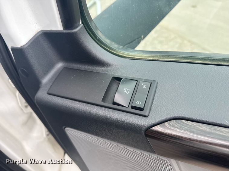 image for item EG6282 2020 Freightliner Cascadia 126 semi truck