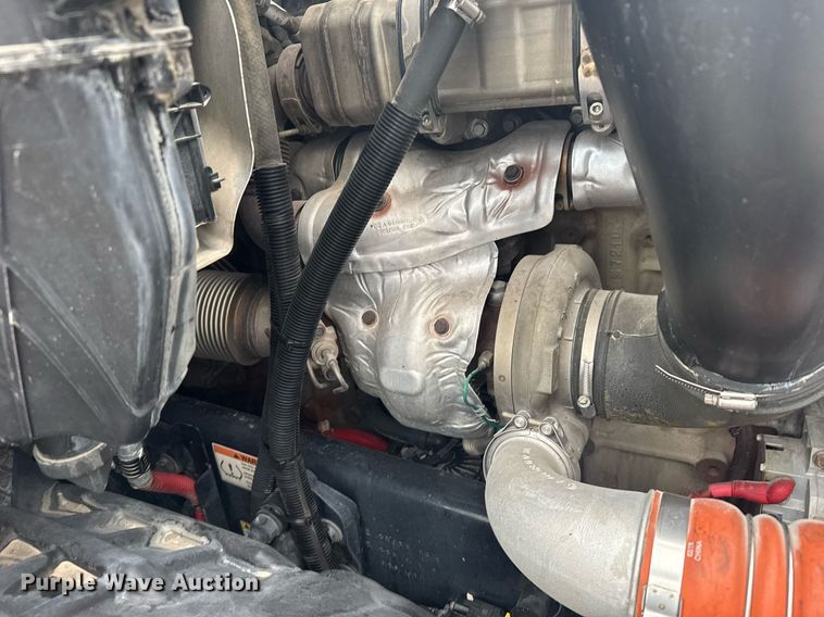 image for item EG6282 2020 Freightliner Cascadia 126 semi truck