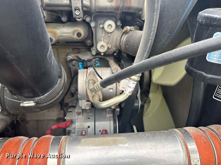 image for item EG6282 2020 Freightliner Cascadia 126 semi truck