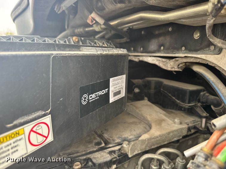 image for item EG6282 2020 Freightliner Cascadia 126 semi truck