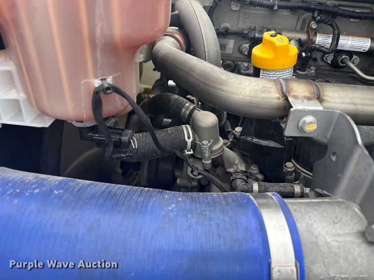 image for item EG6282 2020 Freightliner Cascadia 126 semi truck