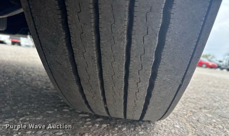 image for item EG6282 2020 Freightliner Cascadia 126 semi truck