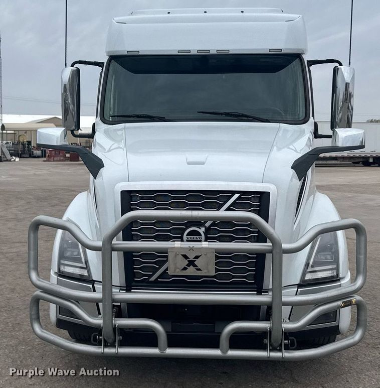 image for item EG6283 2019 Volvo VN semi truck