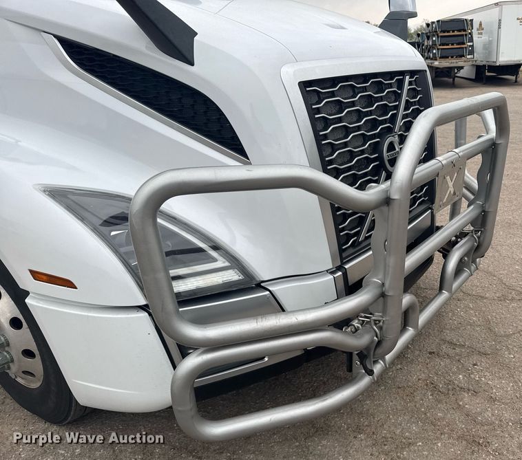 image for item EG6283 2019 Volvo VN semi truck