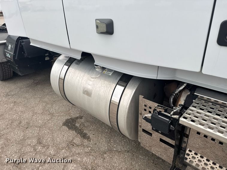 image for item EG6283 2019 Volvo VN semi truck