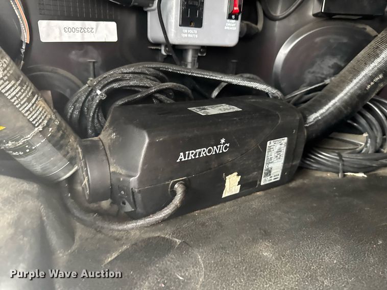 image for item EG6283 2019 Volvo VN semi truck