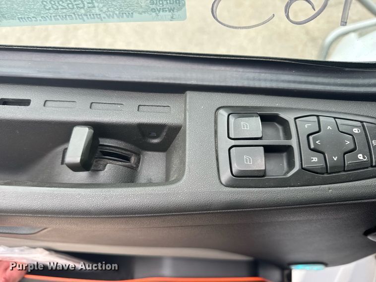 image for item EG6283 2019 Volvo VN semi truck