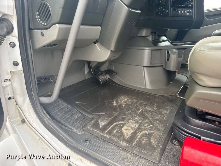 image for item EG6283 2019 Volvo VN semi truck