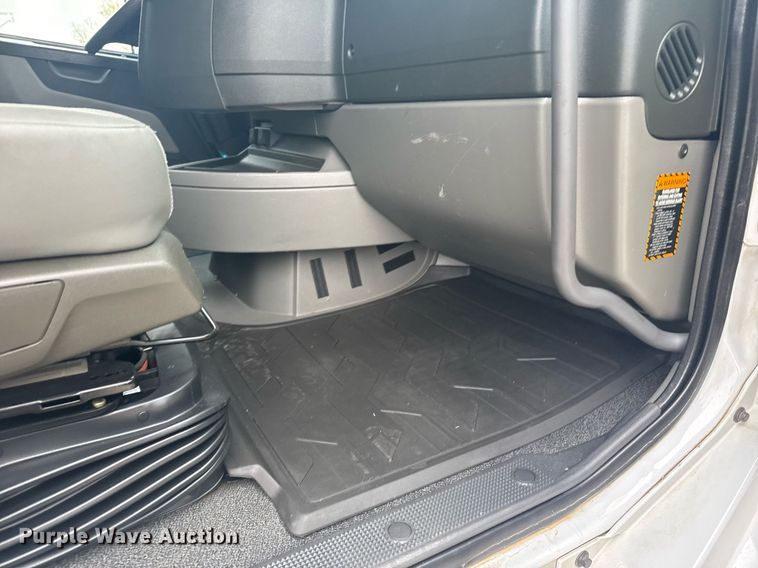 image for item EG6283 2019 Volvo VN semi truck