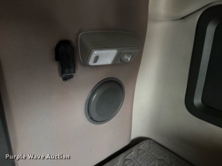 image for item EG6283 2019 Volvo VN semi truck