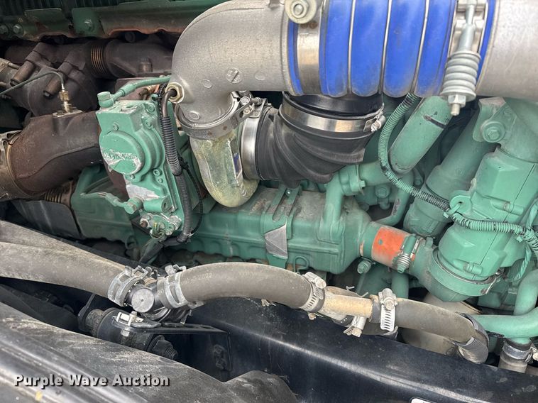 image for item EG6283 2019 Volvo VN semi truck