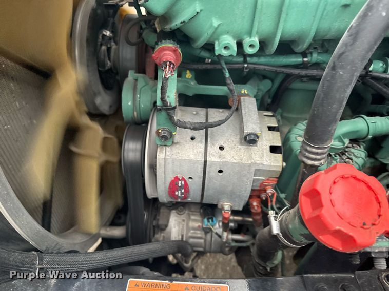 image for item EG6283 2019 Volvo VN semi truck