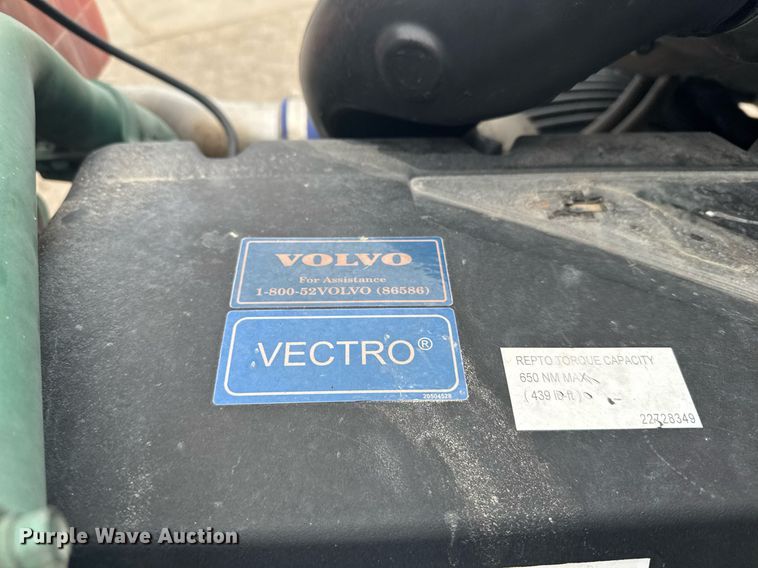 image for item EG6283 2019 Volvo VN semi truck