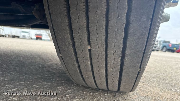 image for item EG6283 2019 Volvo VN semi truck