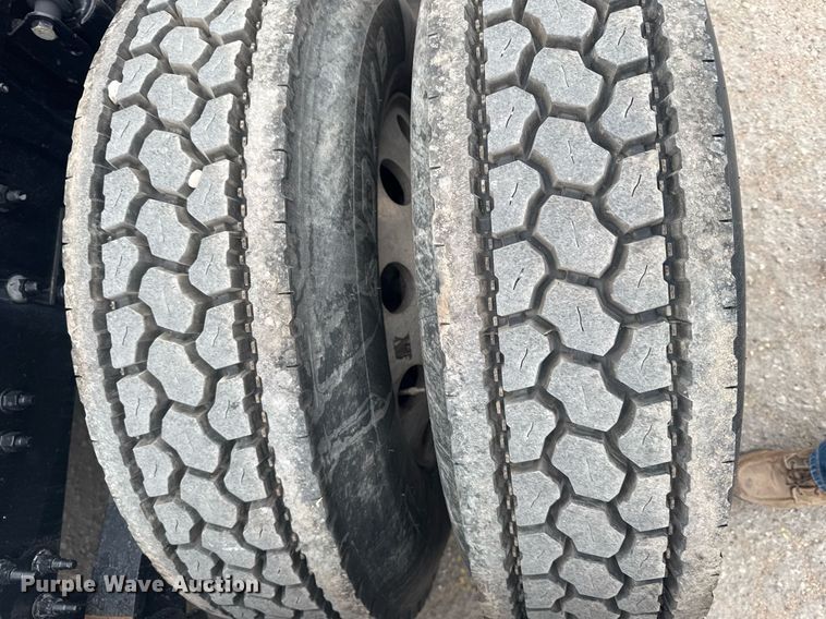 image for item EG6283 2019 Volvo VN semi truck