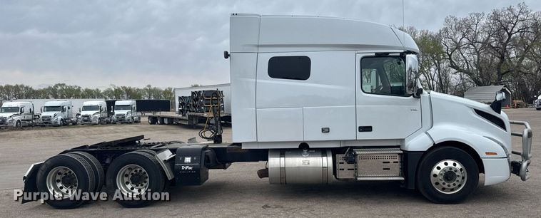 image for item EG6284 2021 Volvo VN semi truck