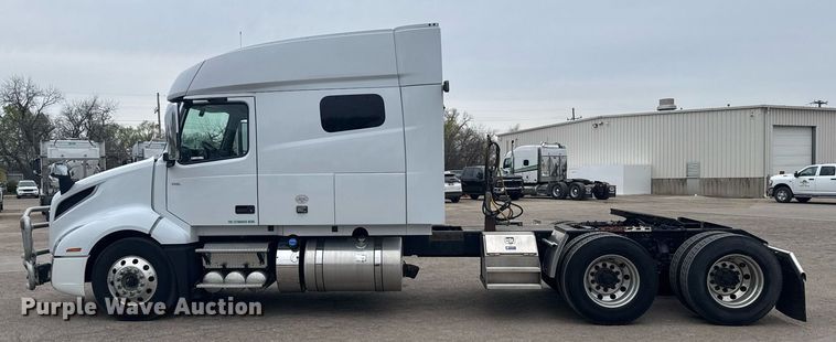 image for item EG6284 2021 Volvo VN semi truck