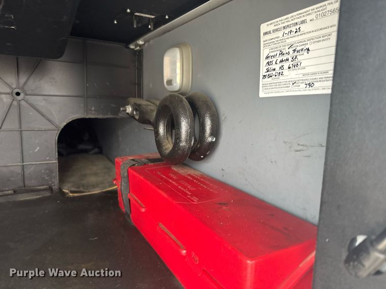 image for item EG6284 2021 Volvo VN semi truck