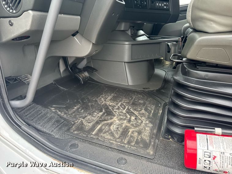 image for item EG6284 2021 Volvo VN semi truck