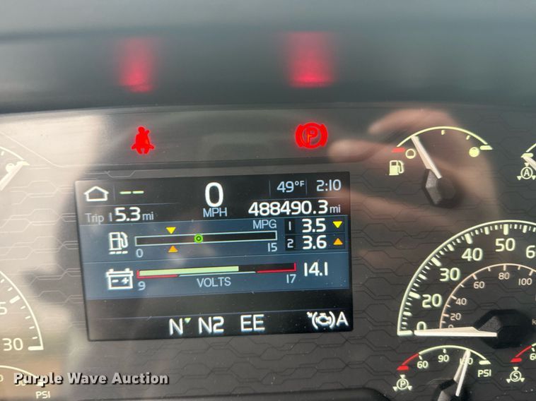 image for item EG6284 2021 Volvo VN semi truck