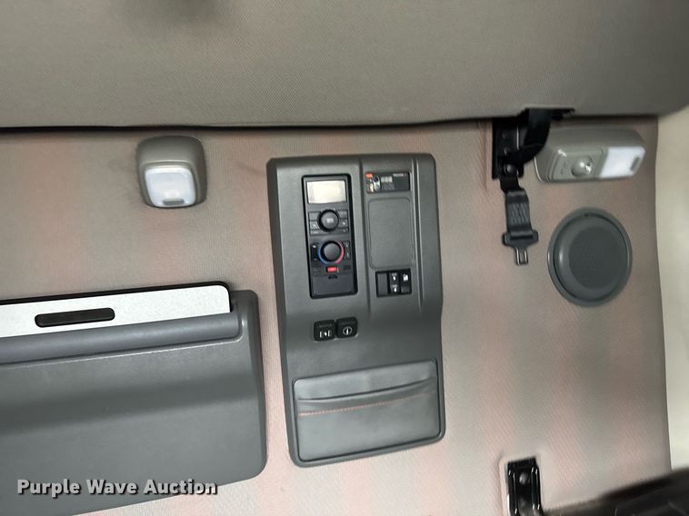 image for item EG6284 2021 Volvo VN semi truck