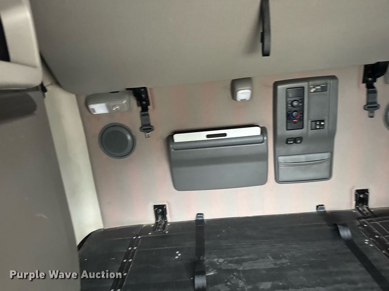 image for item EG6284 2021 Volvo VN semi truck