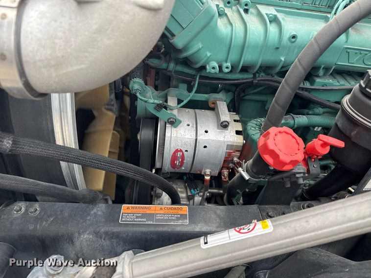 image for item EG6284 2021 Volvo VN semi truck