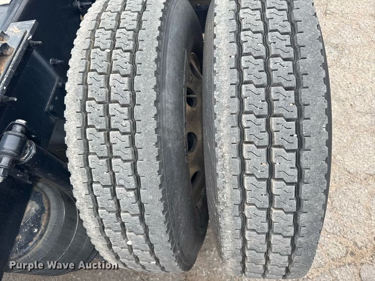 image for item EG6284 2021 Volvo VN semi truck