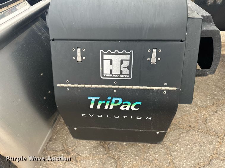 image for item EG6285 2020 Freightliner Cascadia 126 semi truck