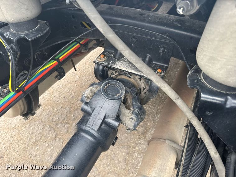 image for item EG6285 2020 Freightliner Cascadia 126 semi truck