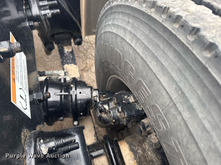 image for item EG6285 2020 Freightliner Cascadia 126 semi truck