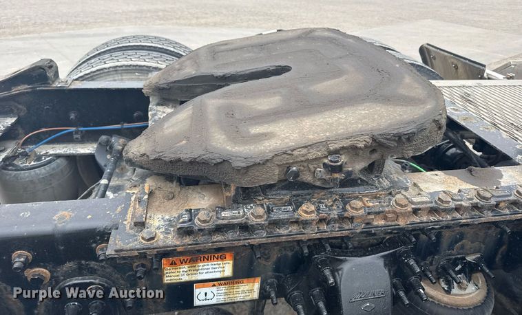 image for item EG6285 2020 Freightliner Cascadia 126 semi truck