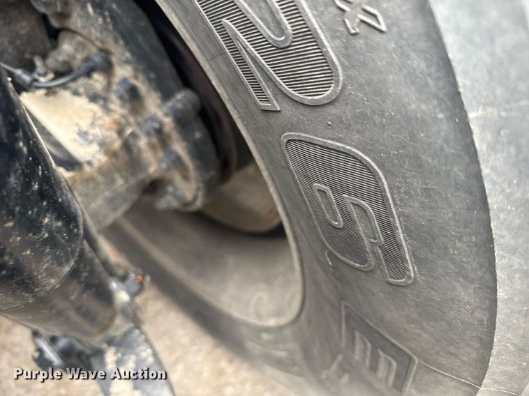 image for item EG6285 2020 Freightliner Cascadia 126 semi truck