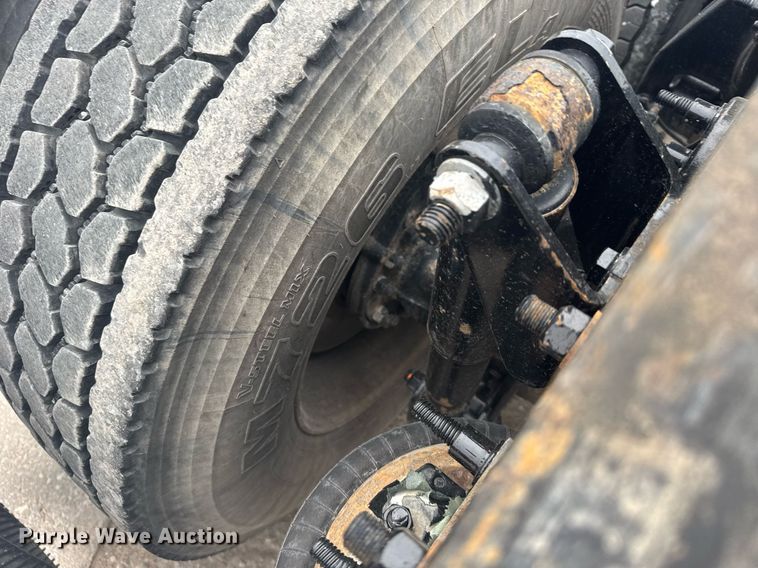 image for item EG6285 2020 Freightliner Cascadia 126 semi truck