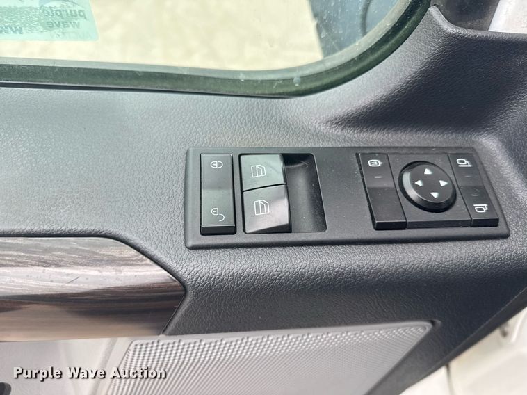 image for item EG6285 2020 Freightliner Cascadia 126 semi truck