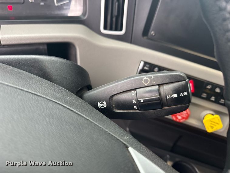 image for item EG6285 2020 Freightliner Cascadia 126 semi truck