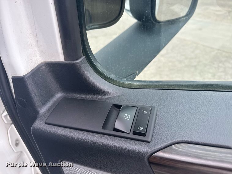 image for item EG6285 2020 Freightliner Cascadia 126 semi truck