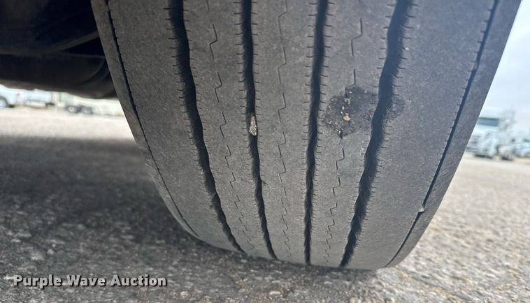 image for item EG6285 2020 Freightliner Cascadia 126 semi truck