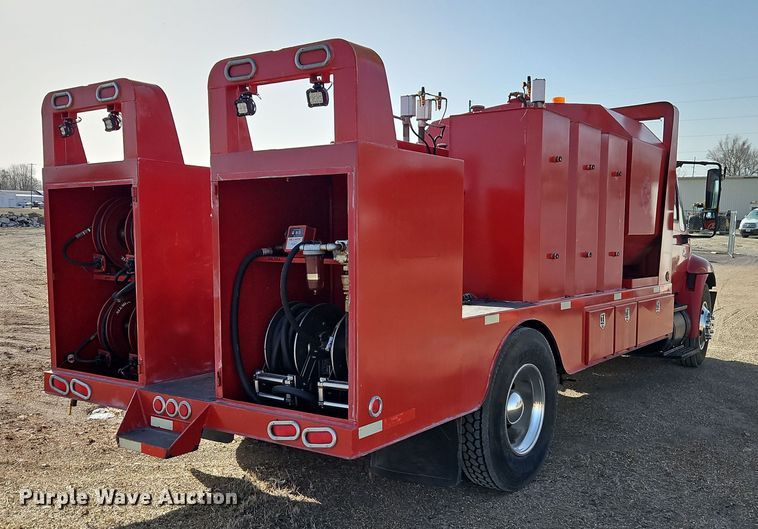 image for item EI8881 2002 International 4300 fuel / lube truck