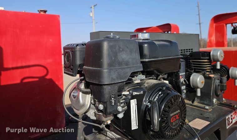 image for item EI8881 2002 International 4300 fuel / lube truck