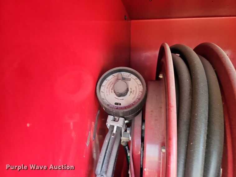 image for item EI8881 2002 International 4300 fuel / lube truck