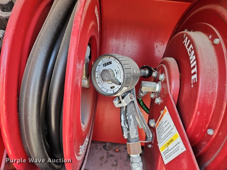 image for item EI8881 2002 International 4300 fuel / lube truck