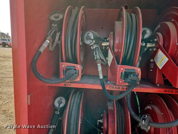 image for item EI8881 2002 International 4300 fuel / lube truck