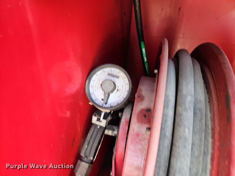 image for item EI8881 2002 International 4300 fuel / lube truck