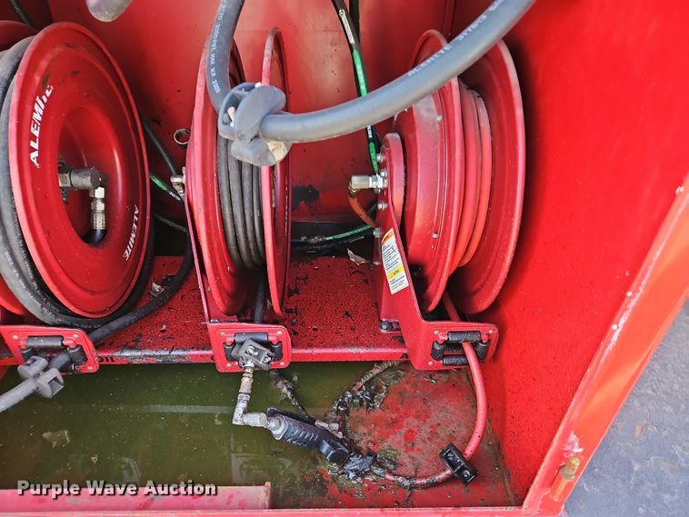 image for item EI8881 2002 International 4300 fuel / lube truck