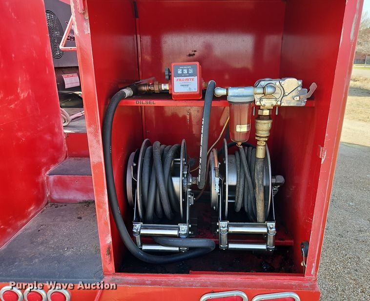 image for item EI8881 2002 International 4300 fuel / lube truck